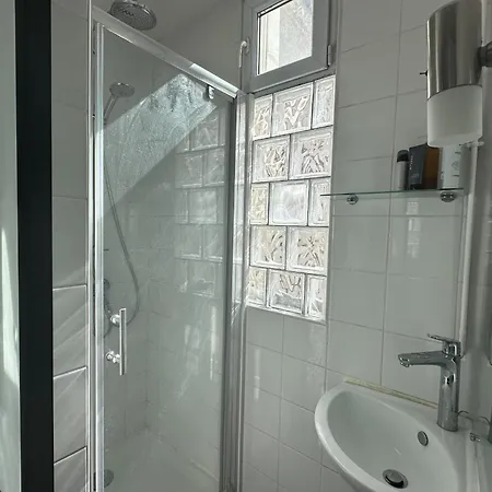 Well-located 40 M Cocoon Apartment
