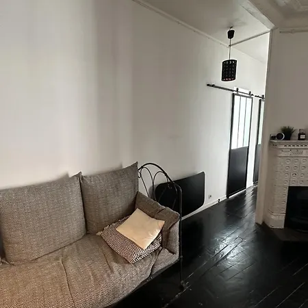 Well-located 40 M Cocoon Apartment Paris