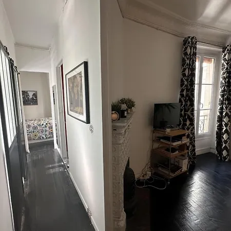 Well-located 40 M Cocoon Paris